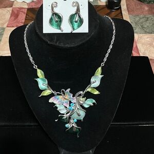 Joan rivers classic collection bouquet garden calla lilies Necklace earring set